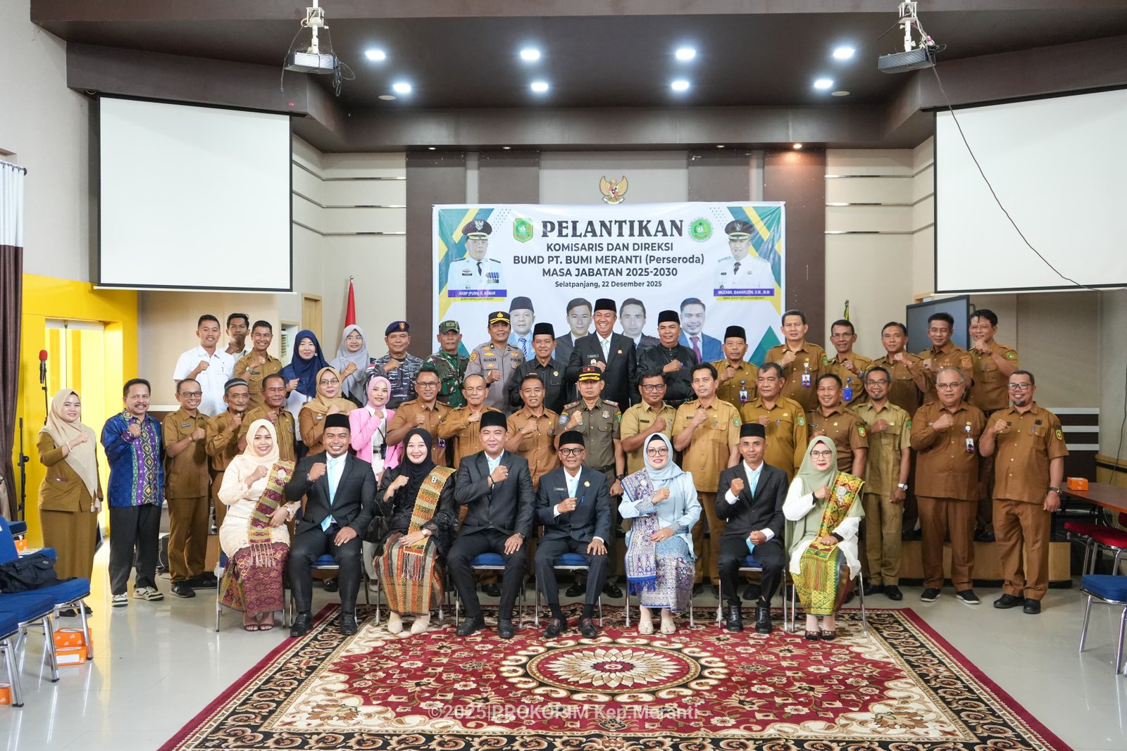 Wakil Bupati Kepulauan Meranti Lantik Komisaris dan Direksi BUMD PT Bumi Meranti Periode 2025–2030